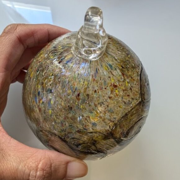 Handblown glass ornament - Picture 2 of 2